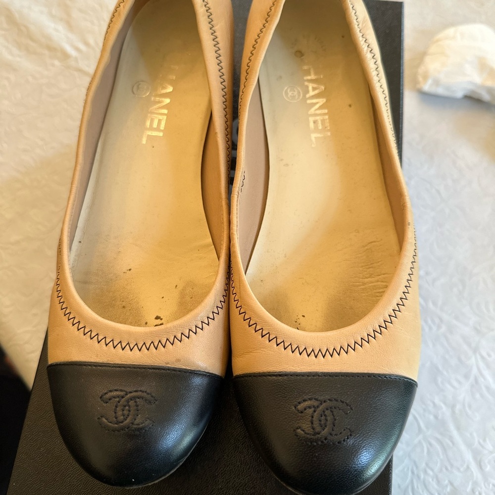Chanel ballerina flat two tone tan/black
